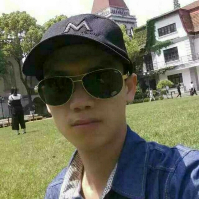龙小华的第一张照片--长沙相亲服务中心