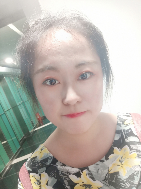 小花伞的第一张照片--长沙相亲服务中心