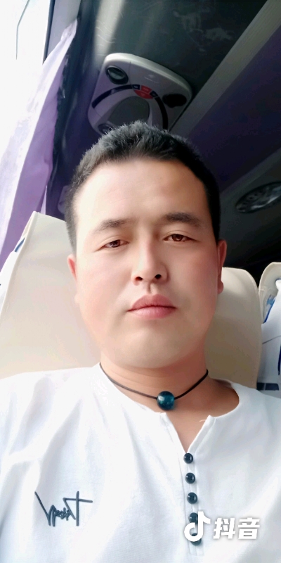 瞬间被爱上的第一张照片--长沙相亲服务中心