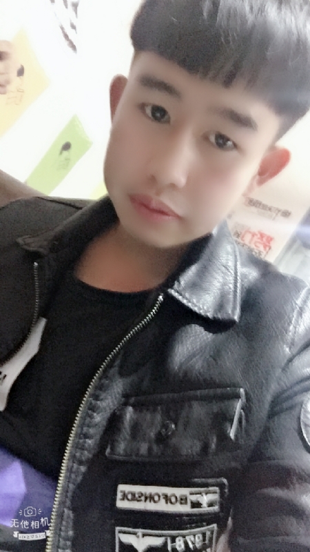 军绿色的第一张照片--长沙相亲服务中心