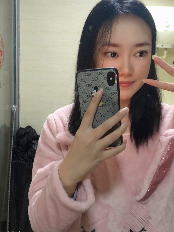叶落知秋的第一张照片--长沙相亲服务中心