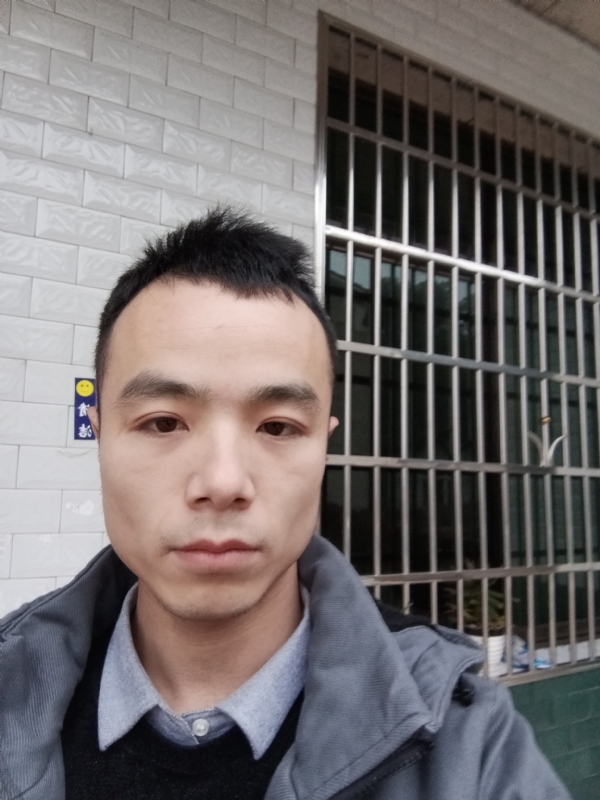 笑得那么开心的第一张照片--长沙相亲服务中心
