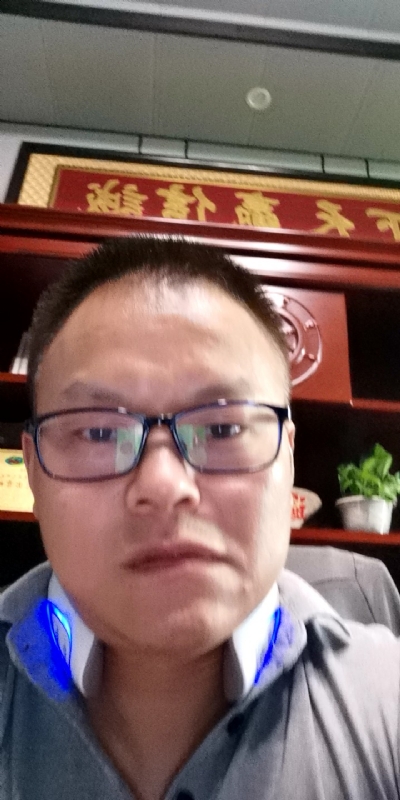 模具工匠的第一张照片--长沙相亲服务中心