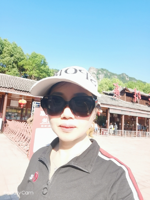 山百合的第一张照片--长沙相亲服务中心