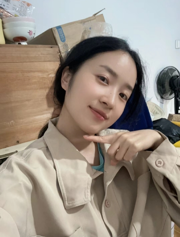 多喝热水的第二张照片--长沙相亲服务中心