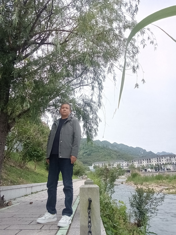 飞雪飘零的第一张照片--长沙相亲服务中心