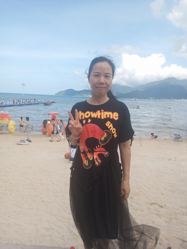 容容的第一张照片--长沙相亲服务中心